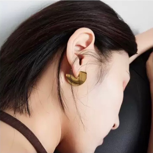 Semi-circle 18k gold Earrings - Picture 2 of 3